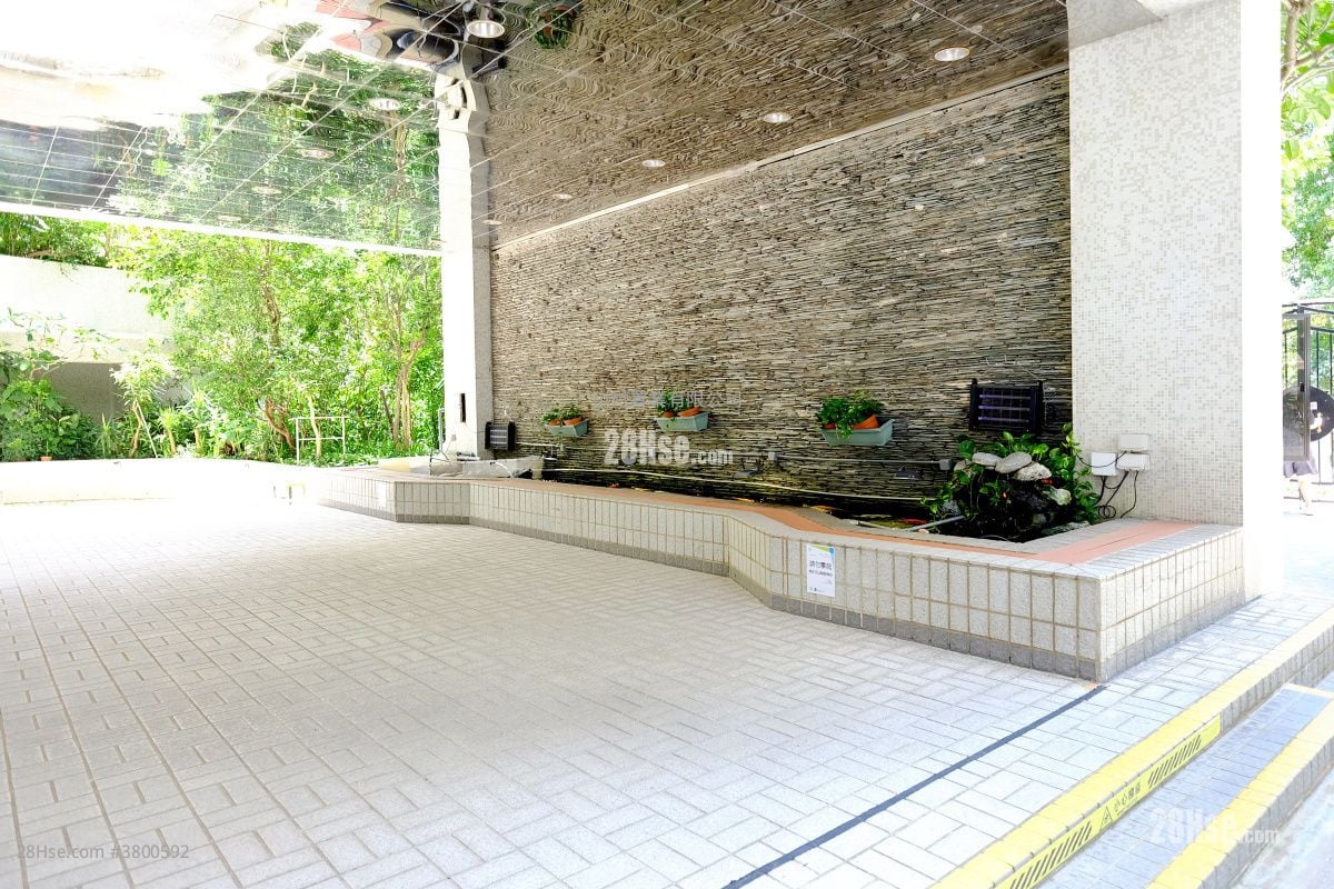 大厦外观: 仁礼花园 租盘 3 房 , 2 浴室 1,882 平方尺