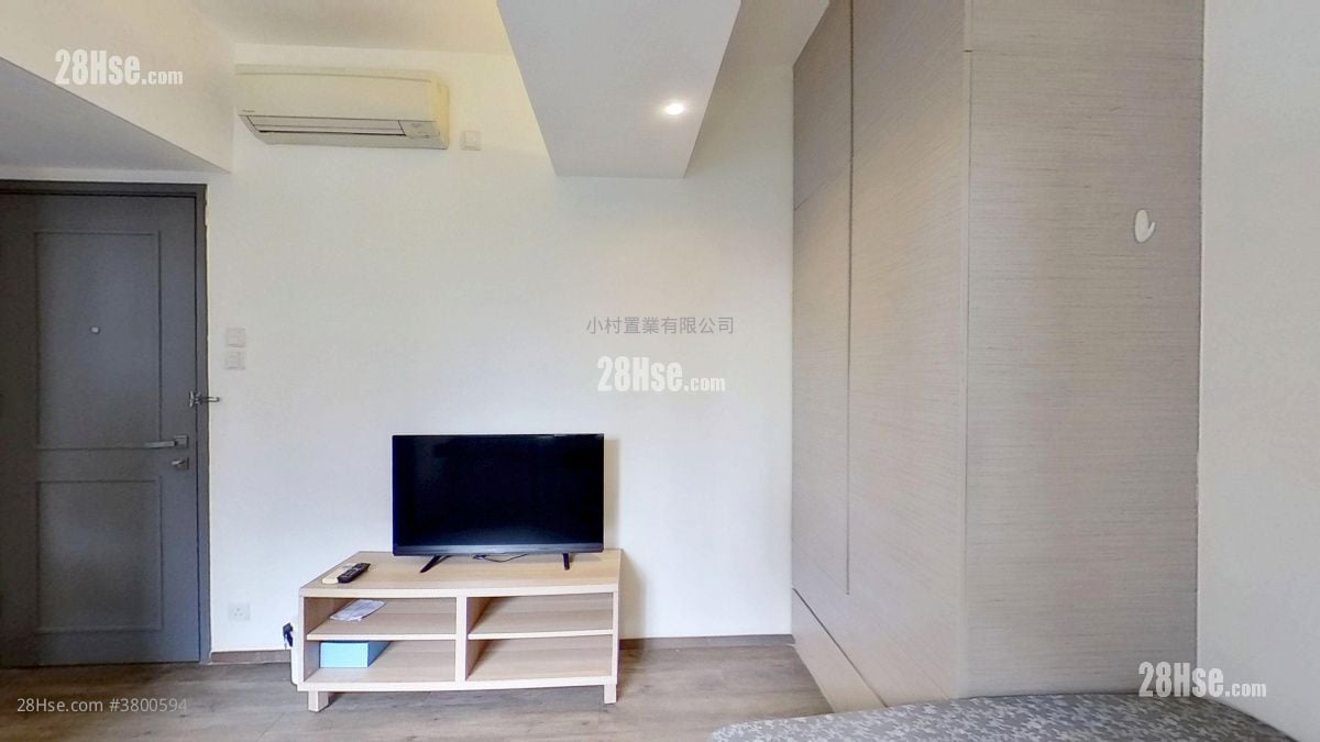 living room: The Jordan Rental Studio , 1 Bathroom 180 ft²