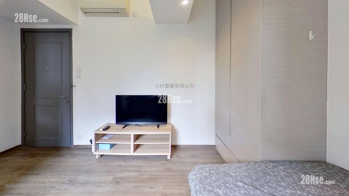 living room: The Jordan Rental Studio , 1 Bathroom 180 ft²