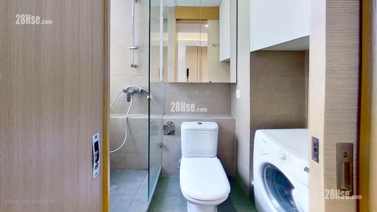 bathroom: The Jordan Rental Studio , 1 Bathroom 180 ft²