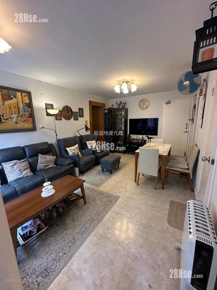 Yu Tung Court Sell 3 Bedrooms , 1 Bathroom 646 ft²