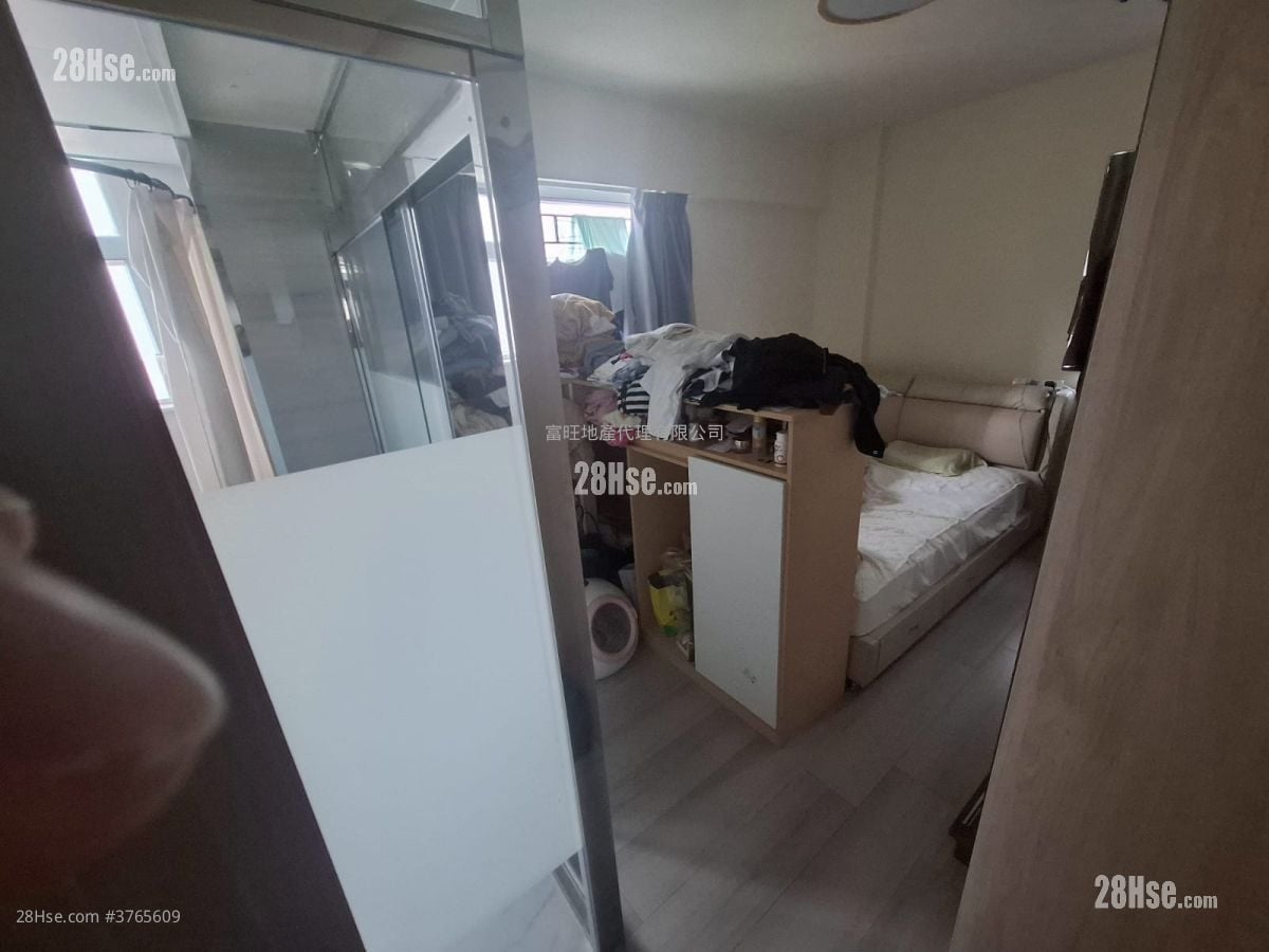 Man Kee Mansion Sell 3 Bedrooms , 1 Bathroom 823 ft²