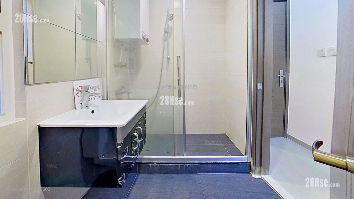 浴室: 观塘大厦 售盘 2 房 , 1 浴室 397 平方尺