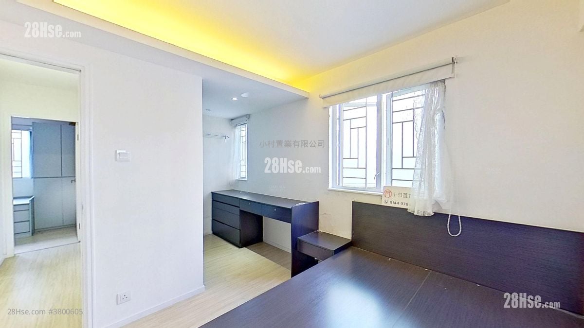 master room: Tat Chee Court Sell 3 Bedrooms , 1 Bathroom 649 ft²