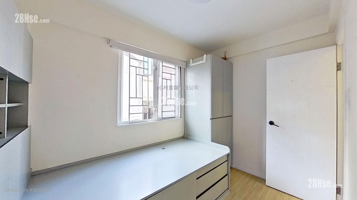 bedroom 3: Tat Chee Court Sell 3 Bedrooms , 1 Bathroom 649 ft²