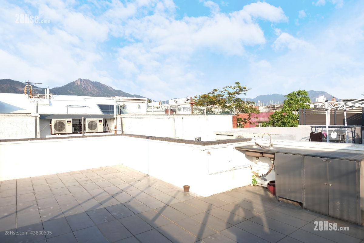 rooftoop: Tat Chee Court Sell 3 Bedrooms , 1 Bathroom 649 ft²