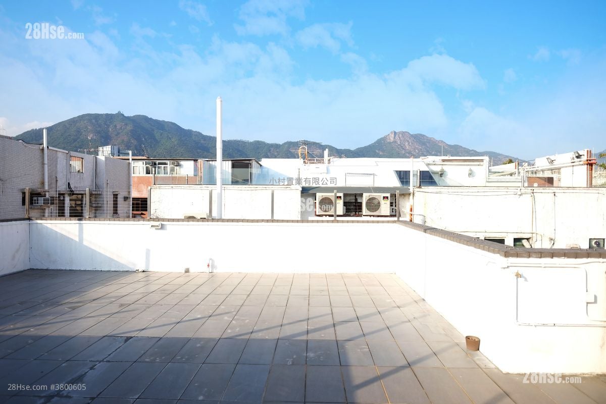 rooftoop: Tat Chee Court Sell 3 Bedrooms , 1 Bathroom 649 ft²