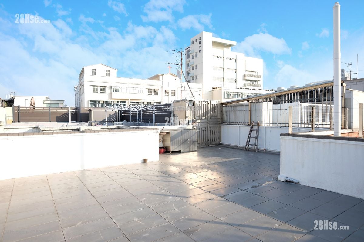 rooftoop: Tat Chee Court Sell 3 Bedrooms , 1 Bathroom 649 ft²