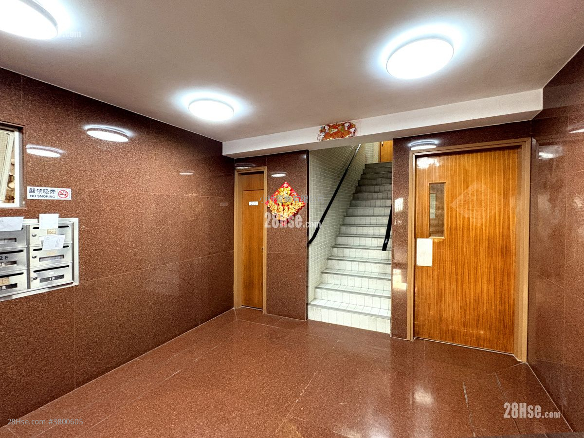 Lobby: Tat Chee Court Sell 3 Bedrooms , 1 Bathroom 649 ft²