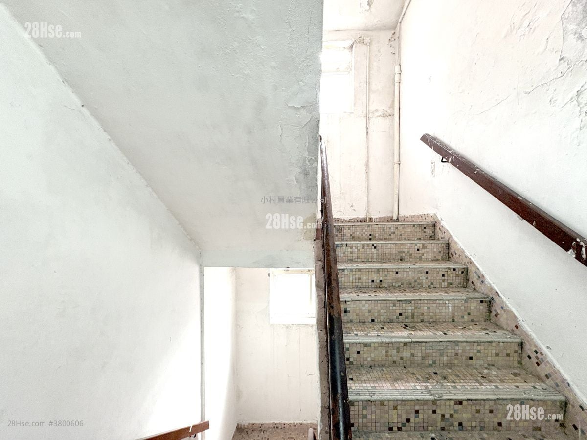 大厦入口: 窝打老道3A-3B 售盘 5+ 房 , 5+ 浴室 849 平方尺