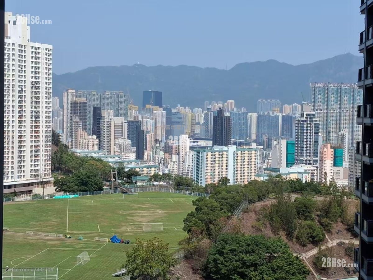 Ultima Rental 3 Bedrooms , 2 Bathrooms 994 ft²