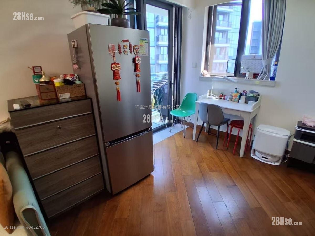 Ultima Rental 3 Bedrooms , 2 Bathrooms 994 ft²