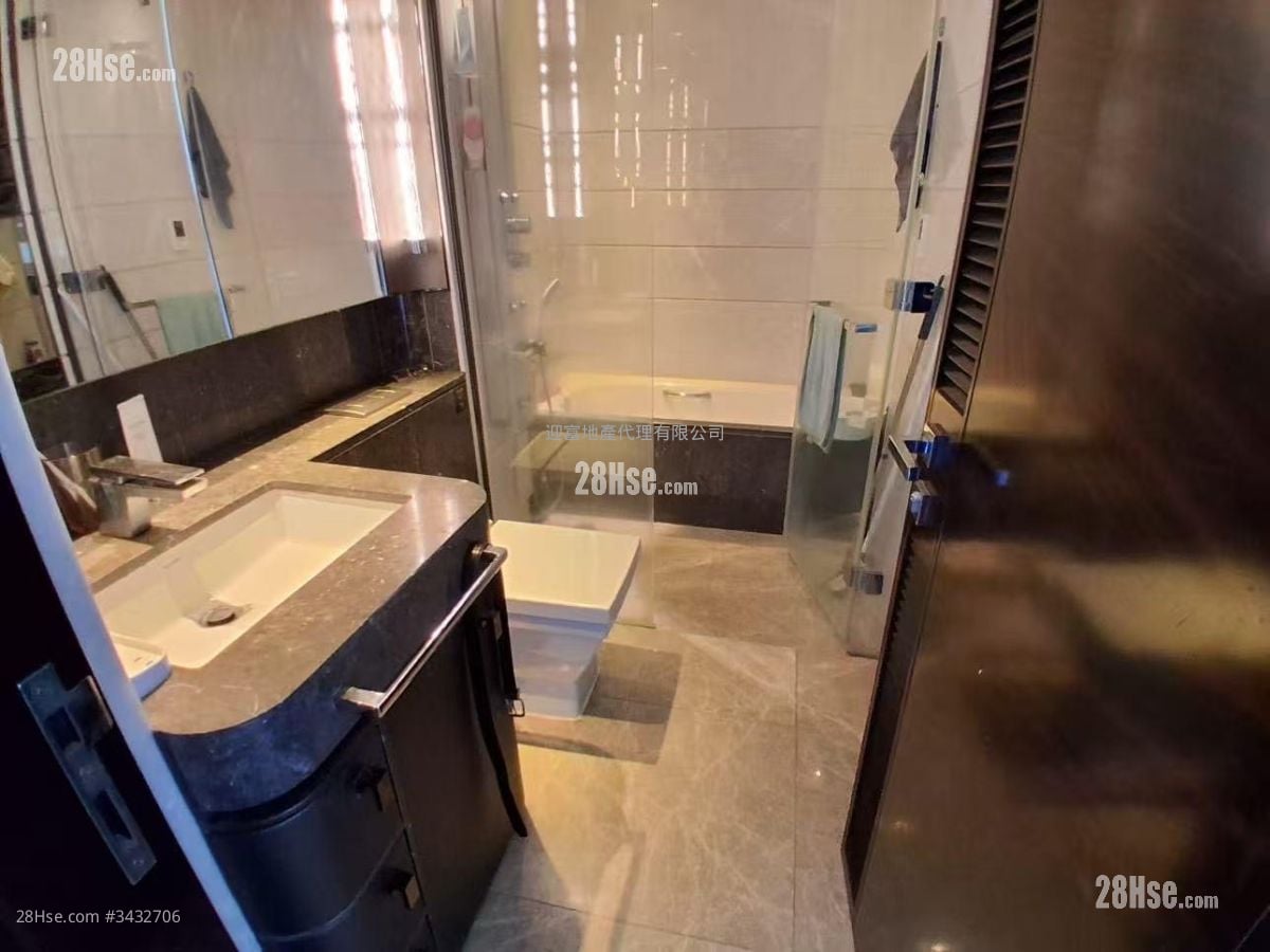 Ultima Rental 3 Bedrooms , 2 Bathrooms 994 ft²