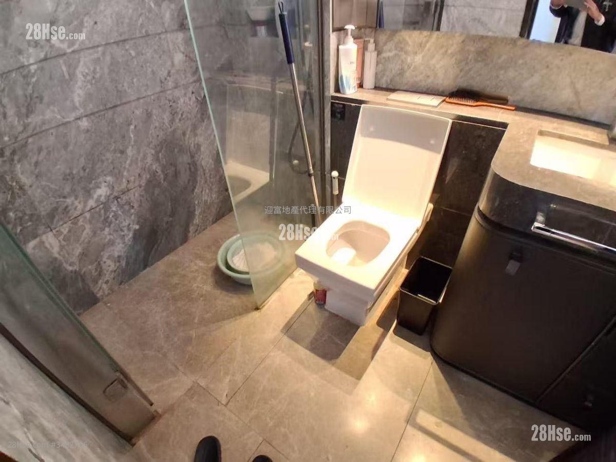 Ultima Rental 3 Bedrooms , 2 Bathrooms 994 ft²