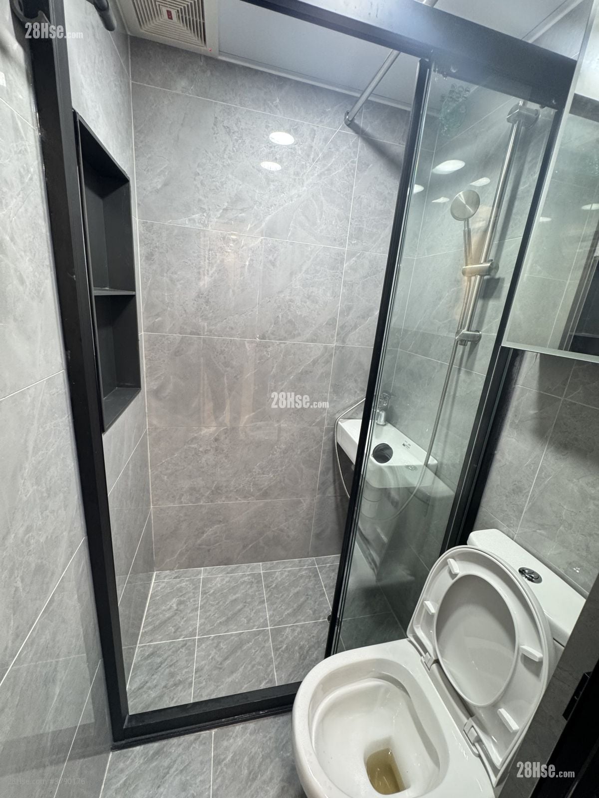 单幢楼房 租盘 开放式间隔 150 平方尺