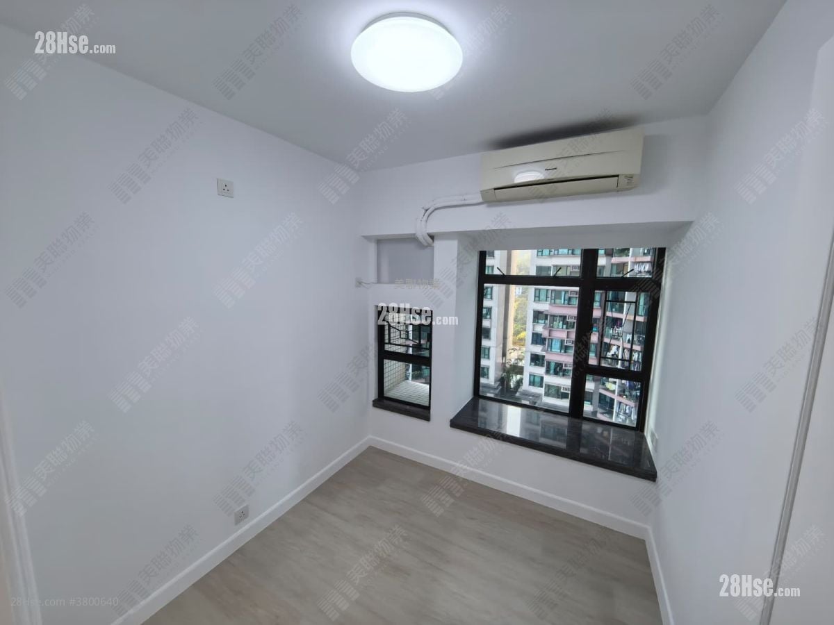 Royal Ascot Sell 3 Bedrooms , 2 Bathrooms 676 ft²