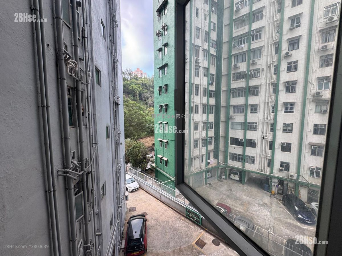 Lederle Garden Sell 2 Bedrooms , 1 Bathroom 410 ft²