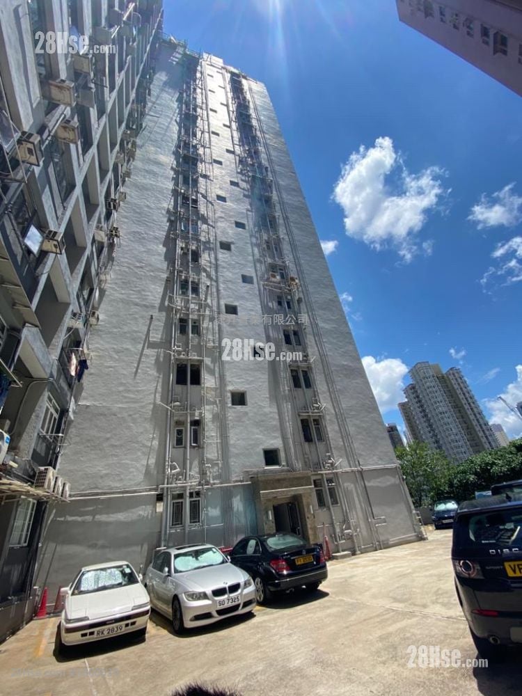 Lederle Garden Sell 2 Bedrooms , 1 Bathroom 410 ft²