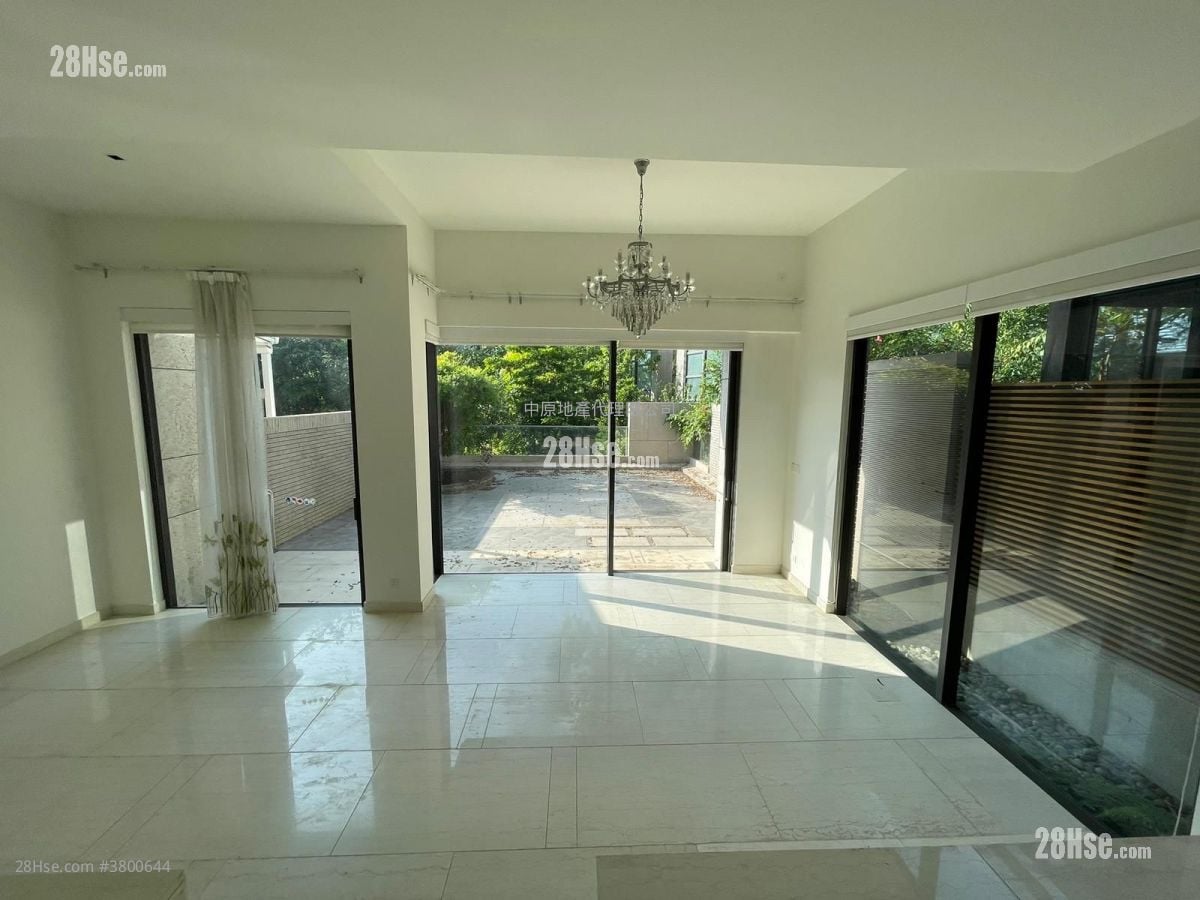 Valais Sell 3 Bedrooms 1,812 ft²