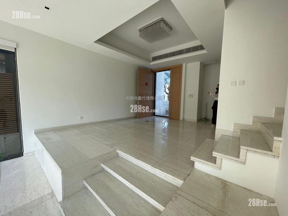 Valais Sell 3 Bedrooms 1,812 ft²