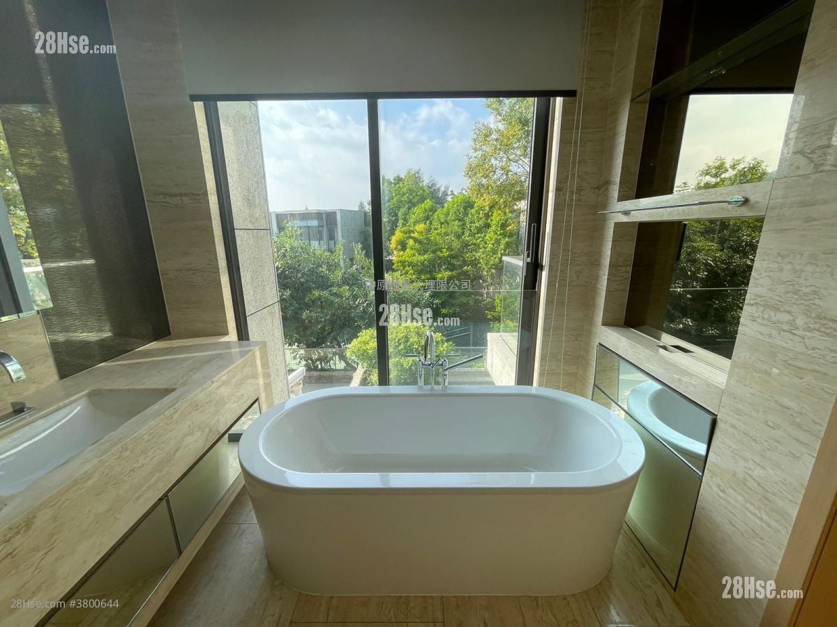 Valais Sell 3 Bedrooms 1,812 ft²