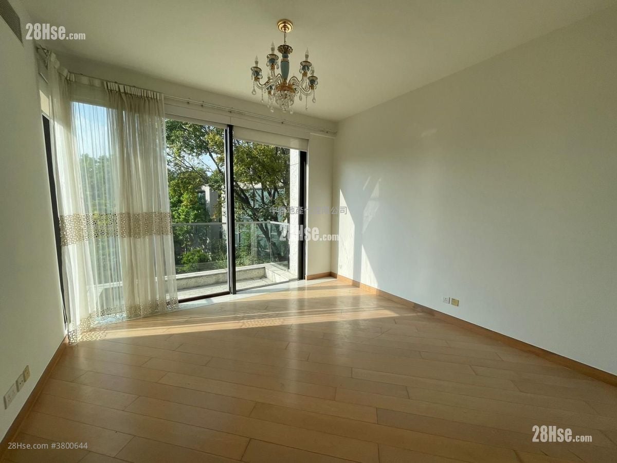 Valais Sell 3 Bedrooms 1,812 ft²