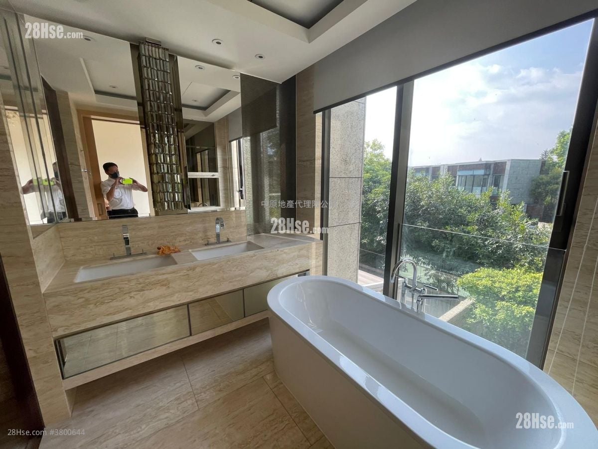 Valais Sell 3 Bedrooms 1,812 ft²