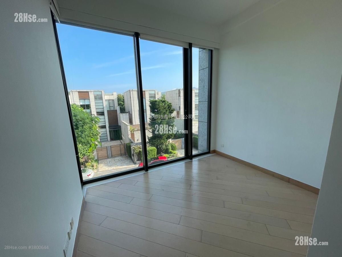 Valais Sell 3 Bedrooms 1,812 ft²