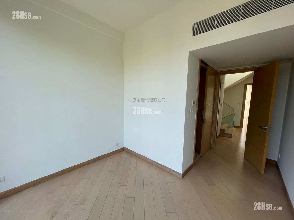 Valais Sell 3 Bedrooms 1,812 ft²
