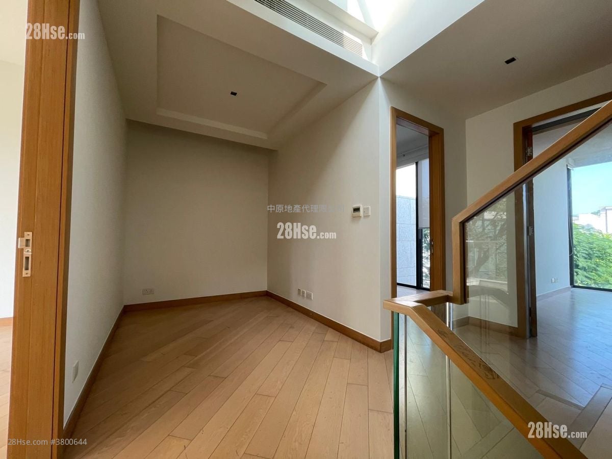 Valais Sell 3 Bedrooms 1,812 ft²
