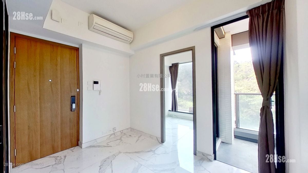 living room: Alpine 18 Rental 1 Bedroom , 1 Bathroom 258 ft²