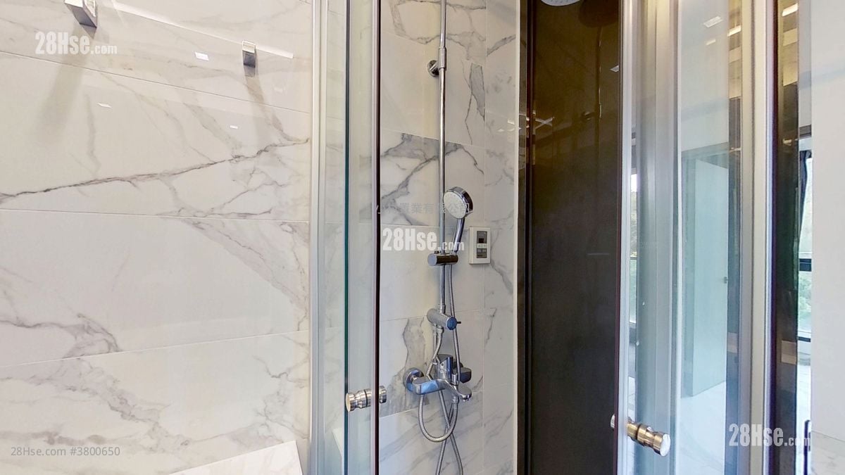 bathroom: Alpine 18 Rental 1 Bedroom , 1 Bathroom 258 ft²