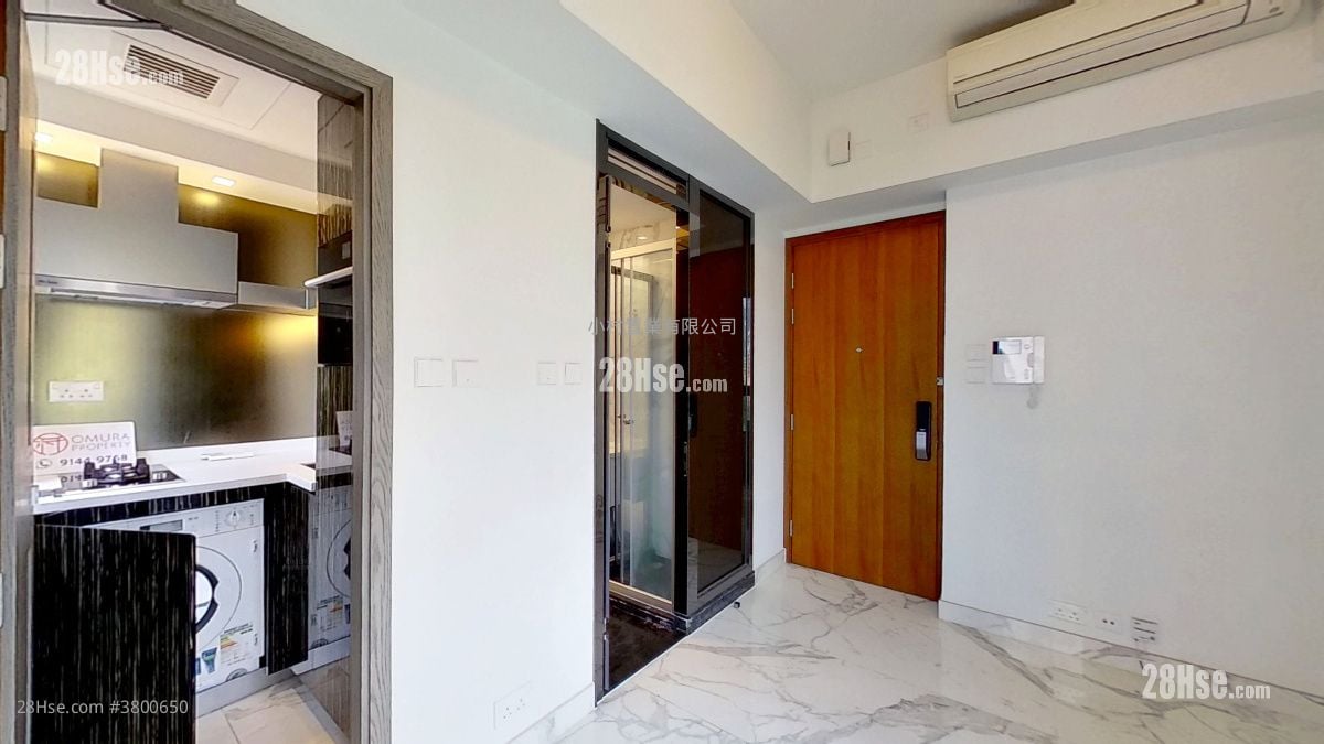 living room: Alpine 18 Rental 1 Bedroom , 1 Bathroom 258 ft²