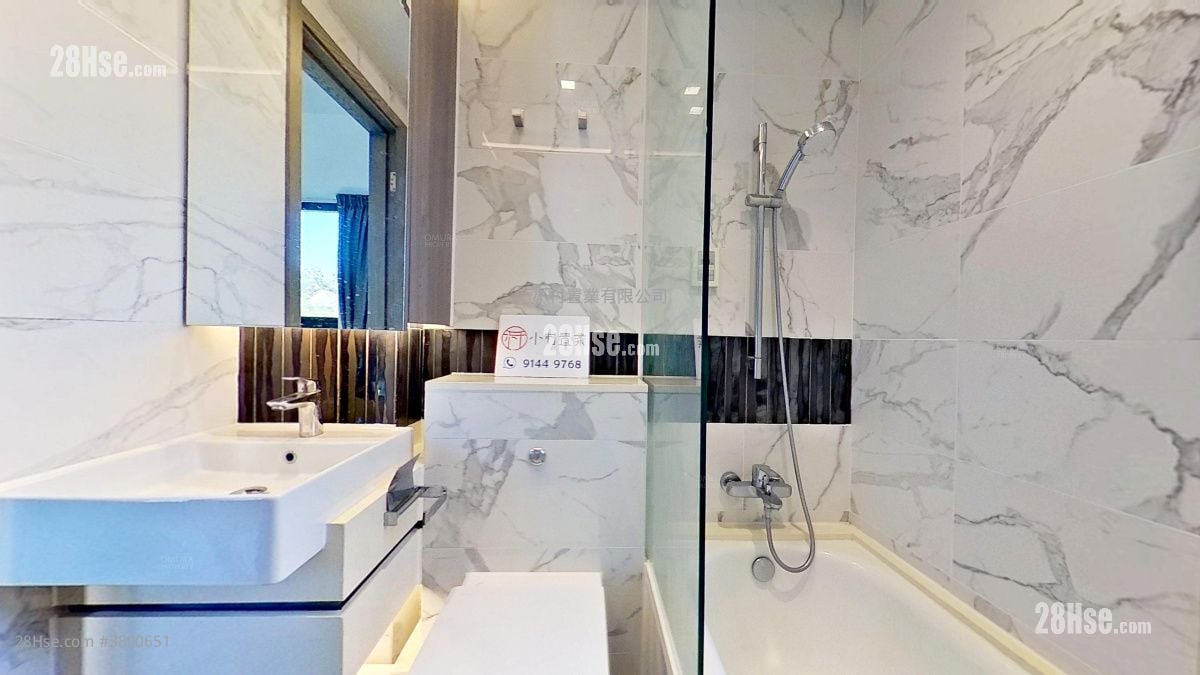 bathroom: Alpine 18 Rental 1 Bedroom , 1 Bathroom 319 ft²