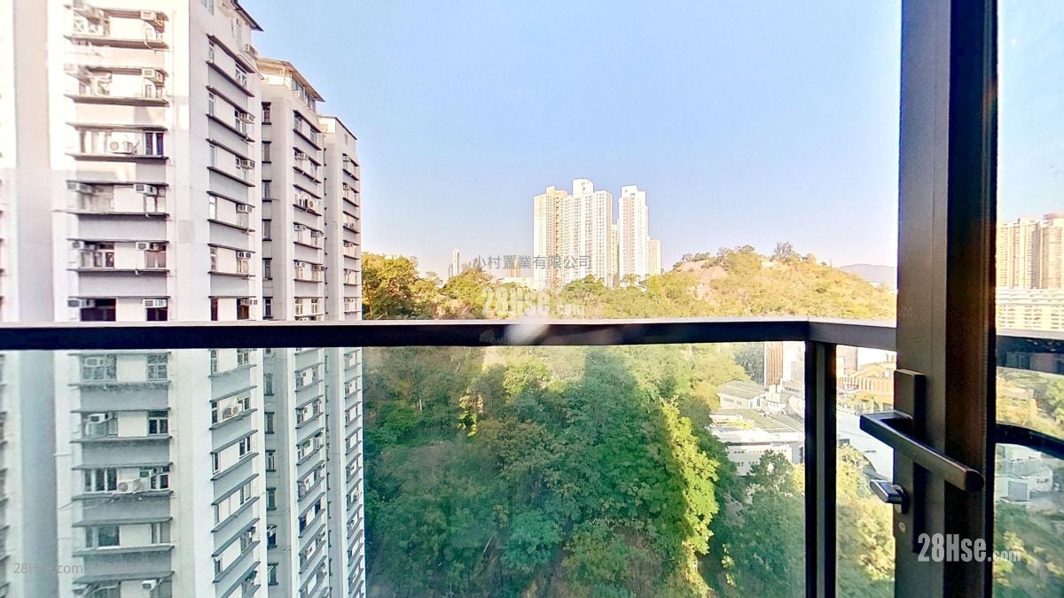 balcony: Alpine 18 Rental 1 Bedroom , 1 Bathroom 319 ft²