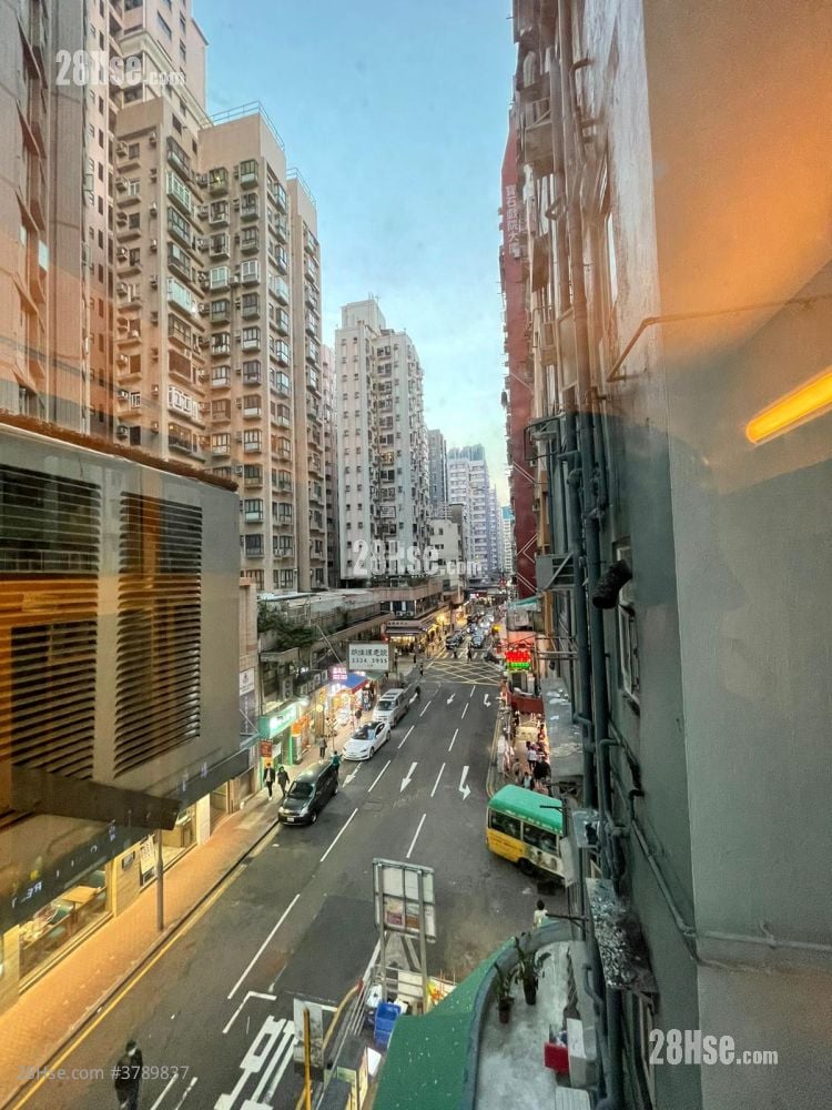 Whampoa Building Sell 2 Bedrooms , 1 Bathroom 372 ft²