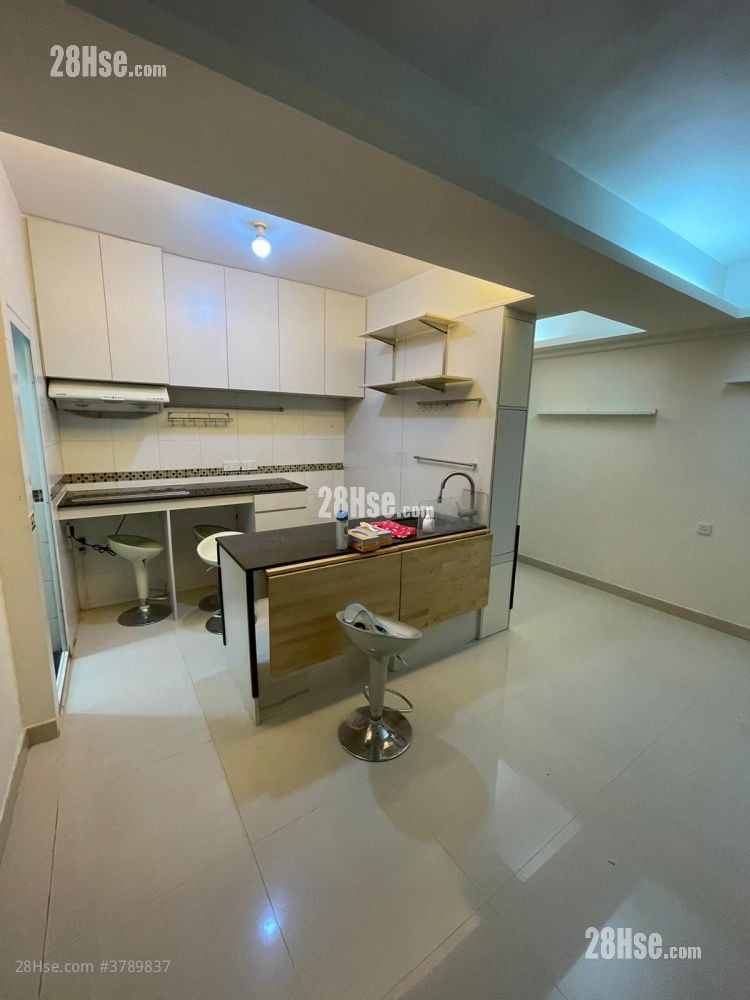 Whampoa Building Sell 2 Bedrooms , 1 Bathroom 372 ft²