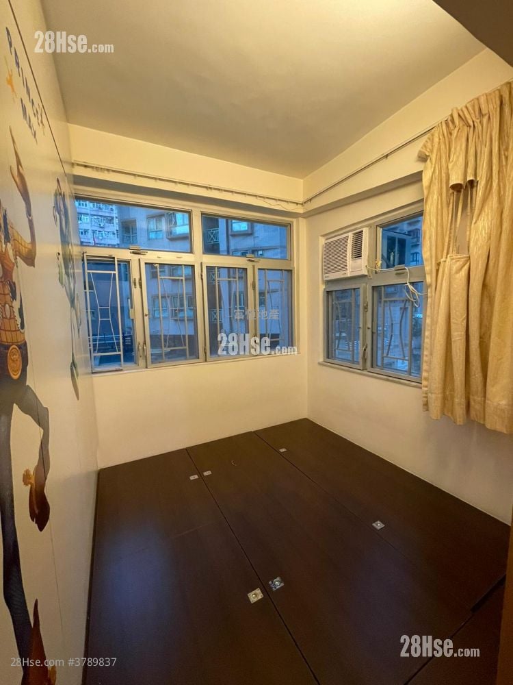 Whampoa Building Sell 2 Bedrooms , 1 Bathroom 372 ft²