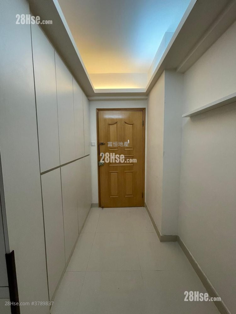 Whampoa Building Sell 2 Bedrooms , 1 Bathroom 372 ft²