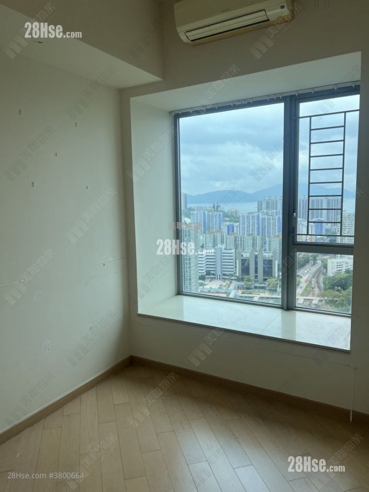 Century Gateway Rental 3 Bedrooms , 2 Bathrooms 720 ft²