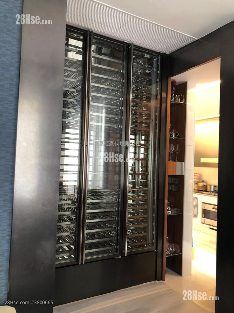 Valais Sell 4 Bedrooms 2,771 ft²