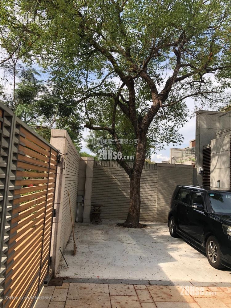 Valais Sell 4 Bedrooms 2,771 ft²