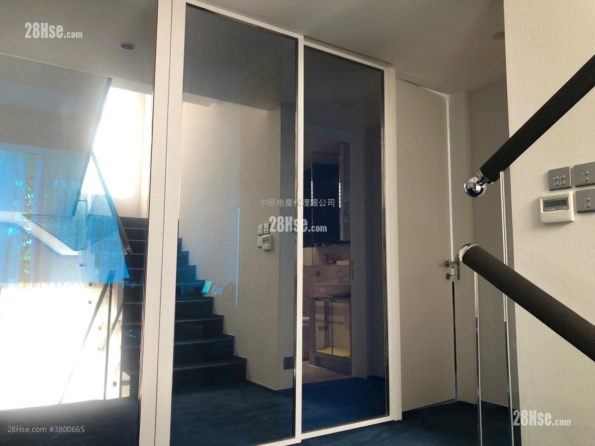 Valais Sell 4 Bedrooms 2,771 ft²