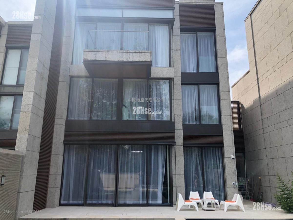 Valais Sell 4 Bedrooms 2,771 ft²