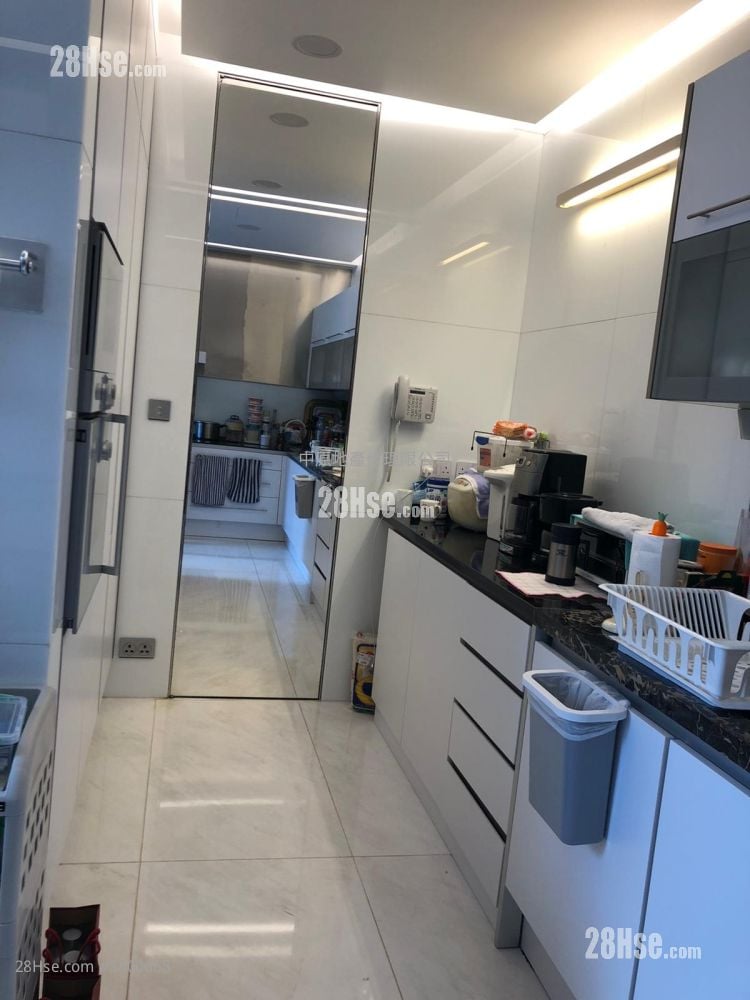 Valais Sell 4 Bedrooms 2,771 ft²