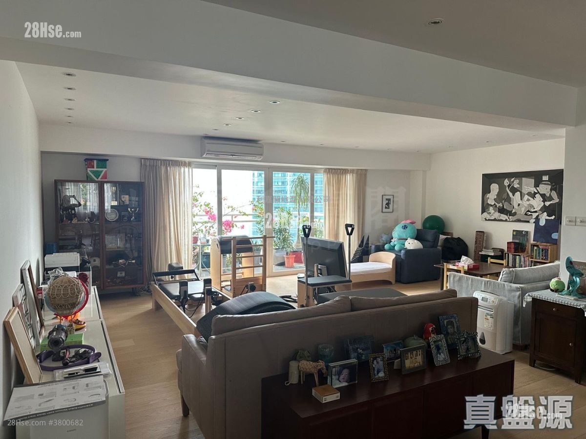 Villa Monte Rosa Rental 4 Bedrooms , 4 Bathrooms 2,471 ft²