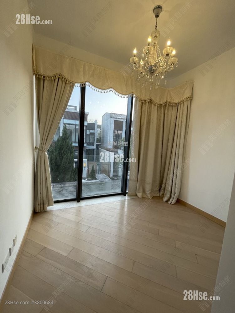 Valais Sell 3 Bedrooms 1,815 ft²