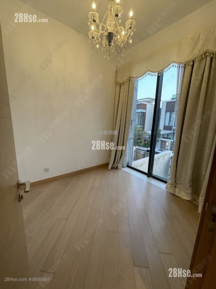 Valais Sell 3 Bedrooms 1,815 ft²