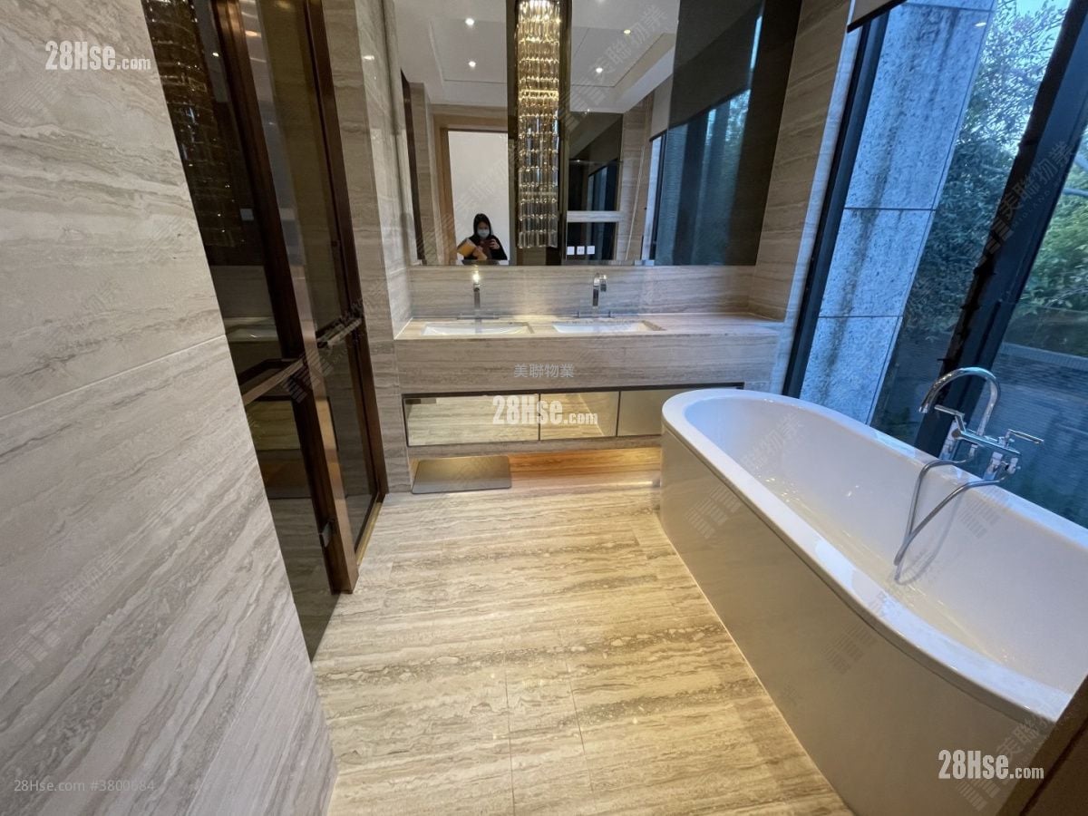 Valais Sell 3 Bedrooms 1,815 ft²