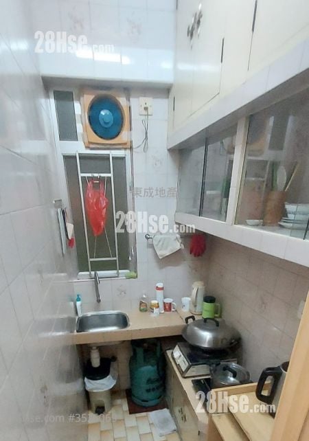 Tung Po Building Sell 2 Bedrooms , 1 Bathroom 351 ft²